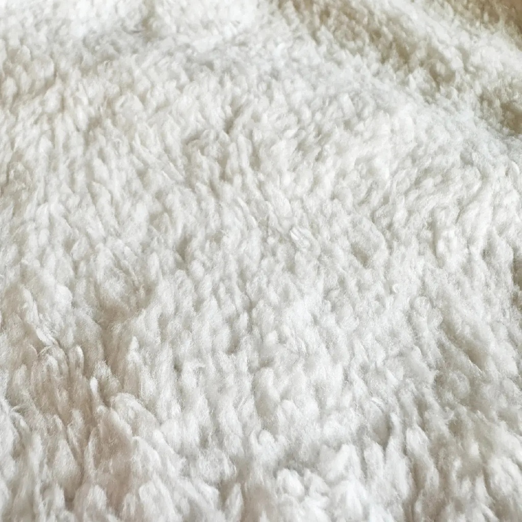 Frazada Corderito 200x230cm Dakota Invierno 2kg Color Marrón