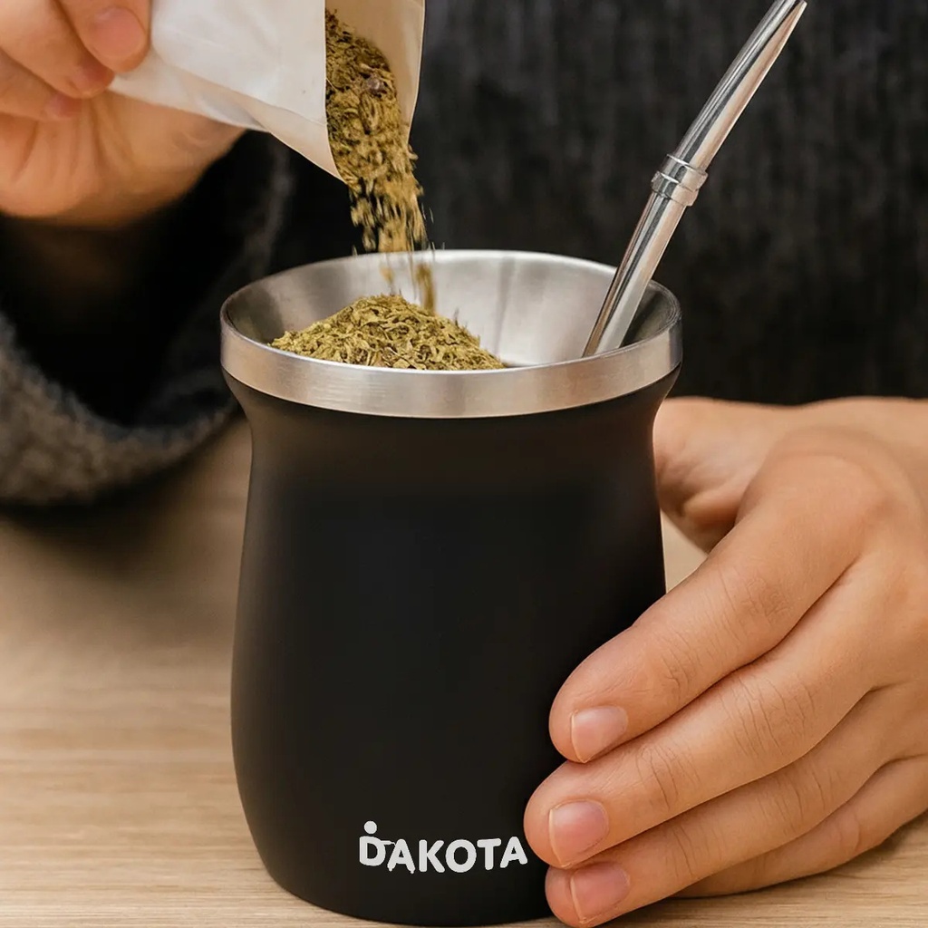 Mate Termico De Acero Inoxidable Dakota M250ss Con Bombilla De Regalo Color Negro
