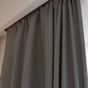 Cortina Blackout 2 Paños Dakota 210cm Alto X 140cm Ancho Con Sujetador Decorativo De Regalo Color Gris Claro