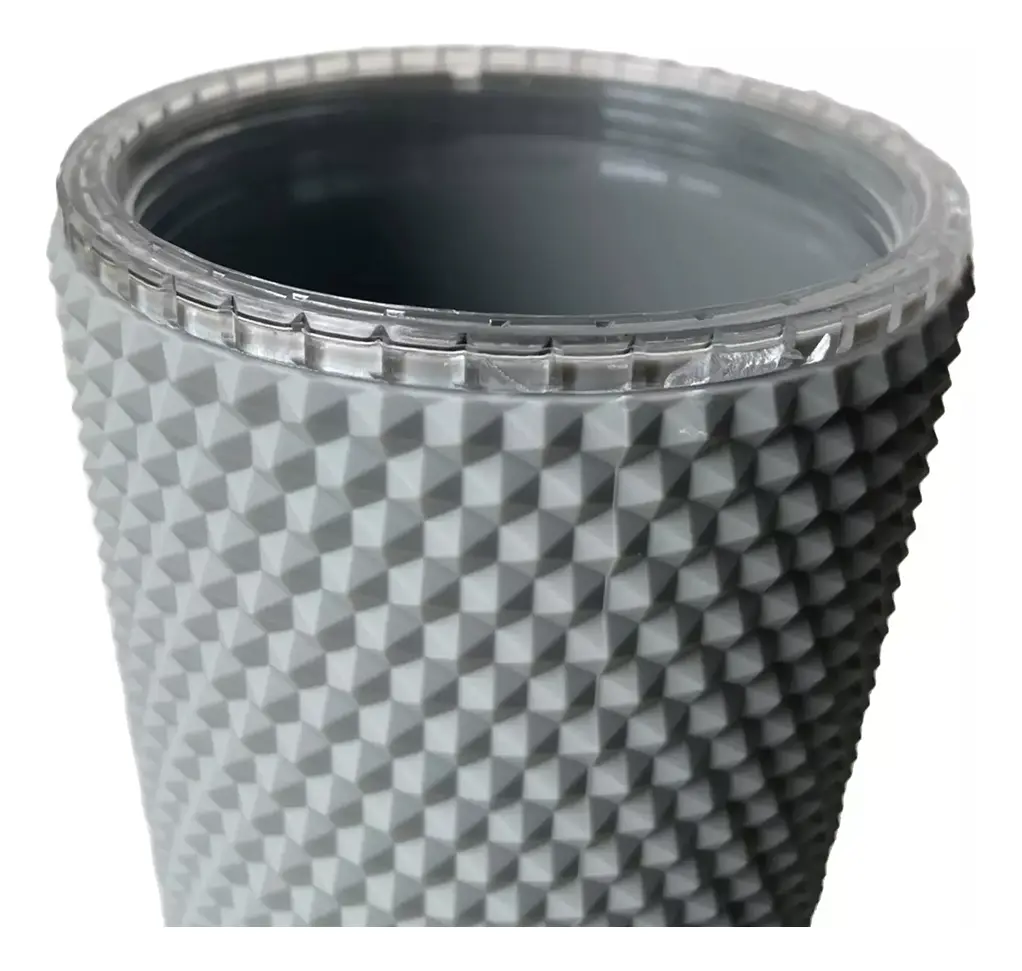 Vaso Térmico Dakota 650ml De Acero Inoxidable Engomado Con Bombilla Reutilizable Color Gris Oscuro Liso