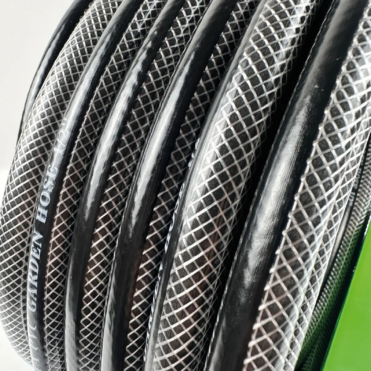 Manguera De Riego 25 Mts. Dakota Flexible 1/2  Diámetro Presión Reforzada Negro